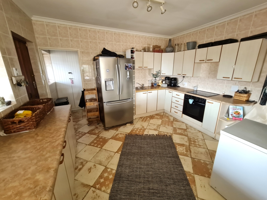 4 Bedroom Property for Sale in Noorsekloof Eastern Cape